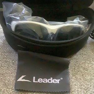 Gorgeous ladies white sunglasses. Never worn. With case and cleaning cloth.